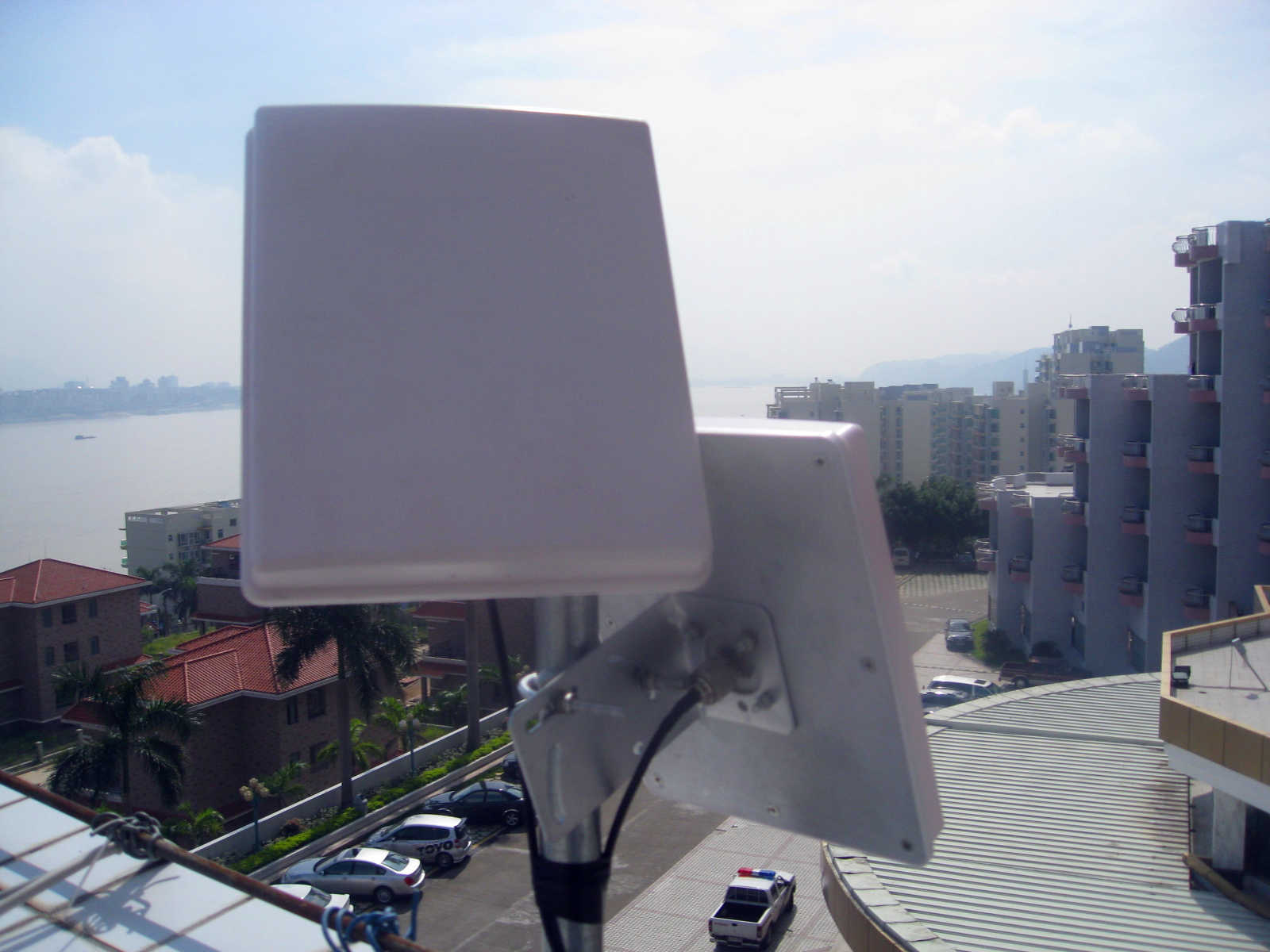 2.4ghz panel antenna.jpg